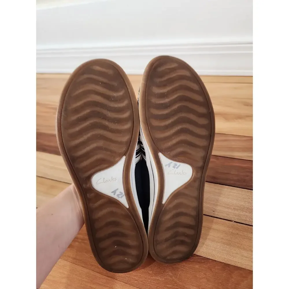 Clarks cloudsteppers sneakers